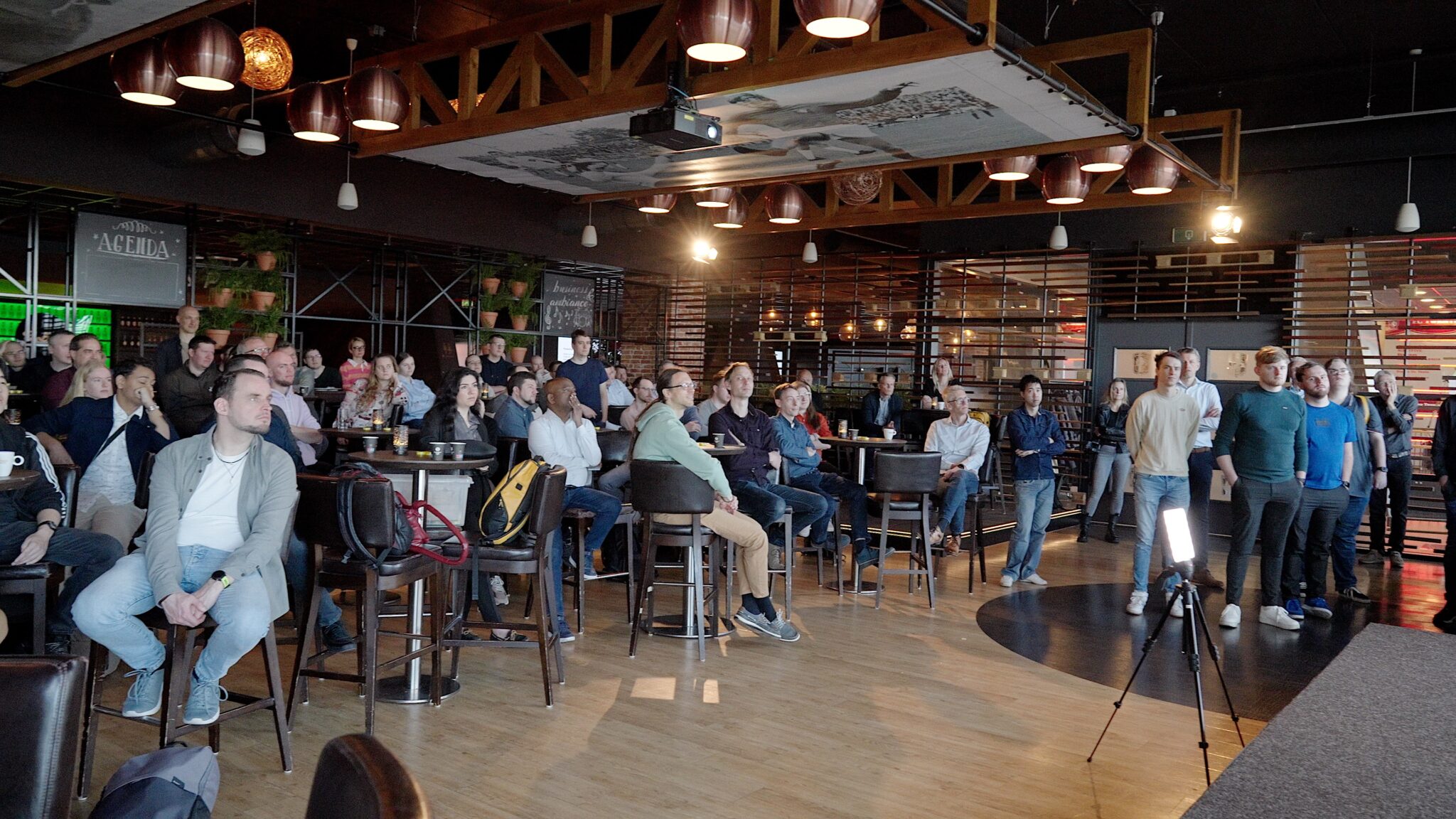 Mitarbeitende von OVSoftware hören Keynote bei Conference 2025